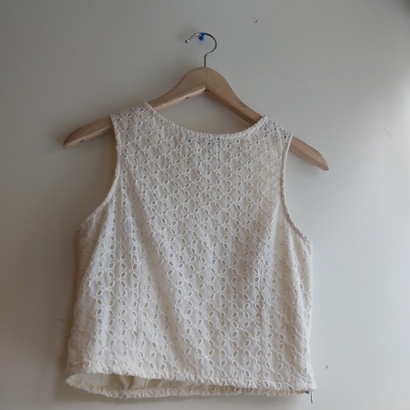 4/$25 109F Cream crop top - Picture 3 of 4